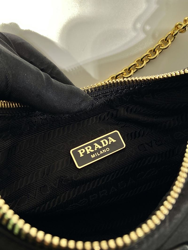 Pra*a waist chest packs